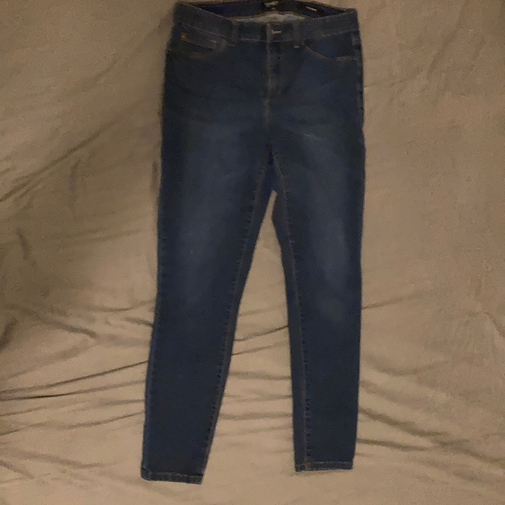 Women’s size 10 skinny jeans
